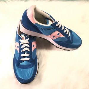 SAUCONY sneakers. BRAND NEW- no insoles
